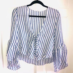 Bell Sleeve Tie-Knot Top ( L )